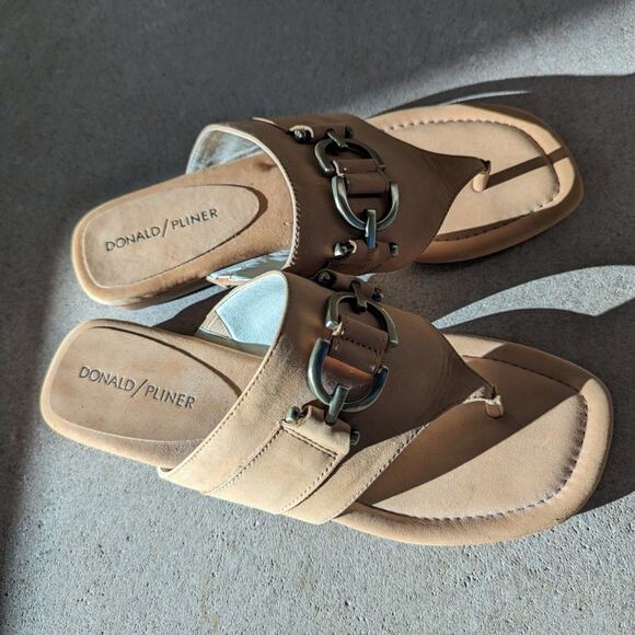 Donald Pliner - 6.5W - Kent Leather Thong - Used EXCELLENT Condition - Picture 5 of 7